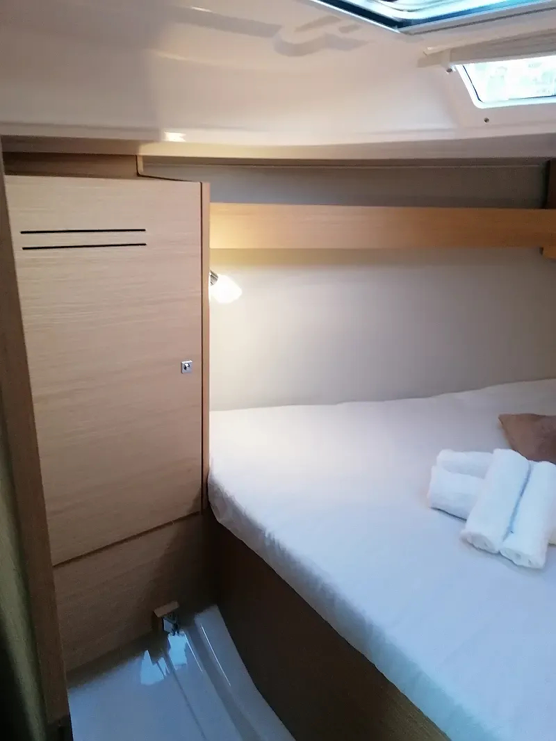 Dufour 360 Grand Large (ID=323) - фото 11