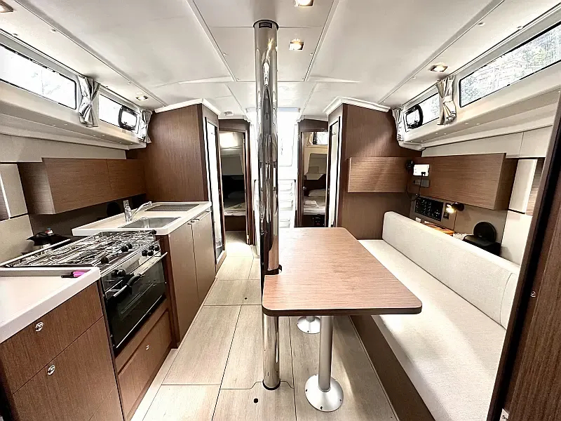 Oceanis 38.1 (ID=3738) - фото 3