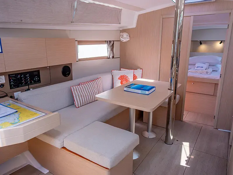 Oceanis 38.1 (ID=3749) - фото 3