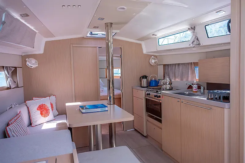 Oceanis 38.1 (ID=3749) - фото 24