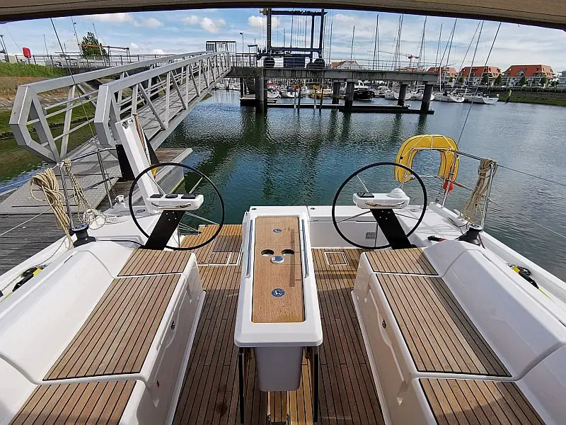 Dufour 390 Grand Large (ID=3768) - фото 15