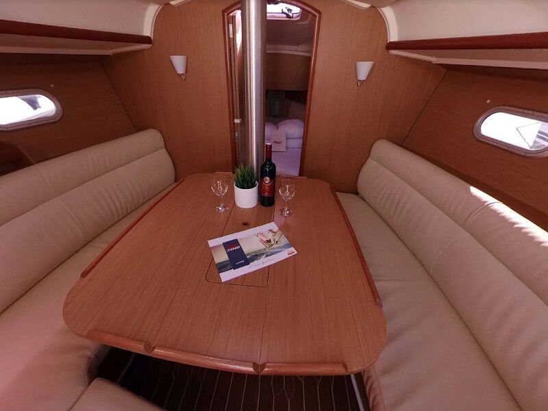 Sun Odyssey 32i (ID=38) - фото 10