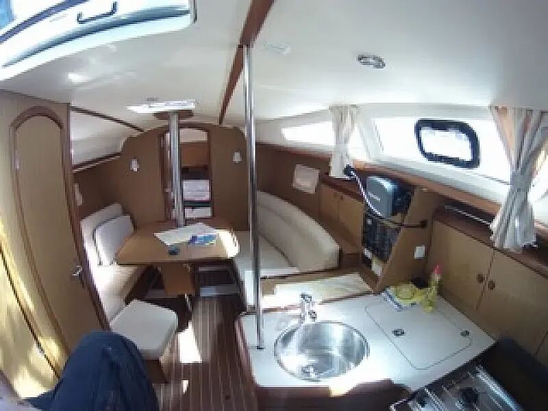 Sun Odyssey 32i (ID=38) - фото 4