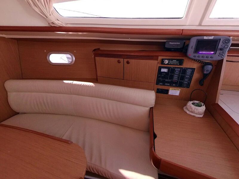 Sun Odyssey 32i (ID=38) - фото 11
