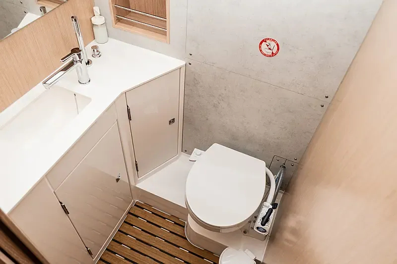 Bavaria C42 (ID=4237) - фото 20