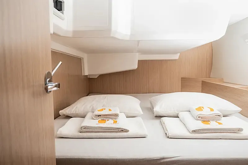 Bavaria C42 (ID=4237) - фото 17