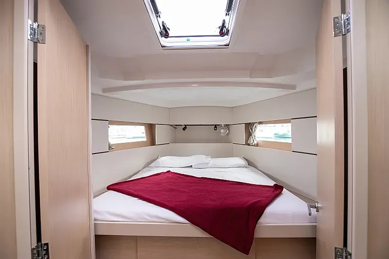 Oceanis 38.1 (ID=440) - фото 9