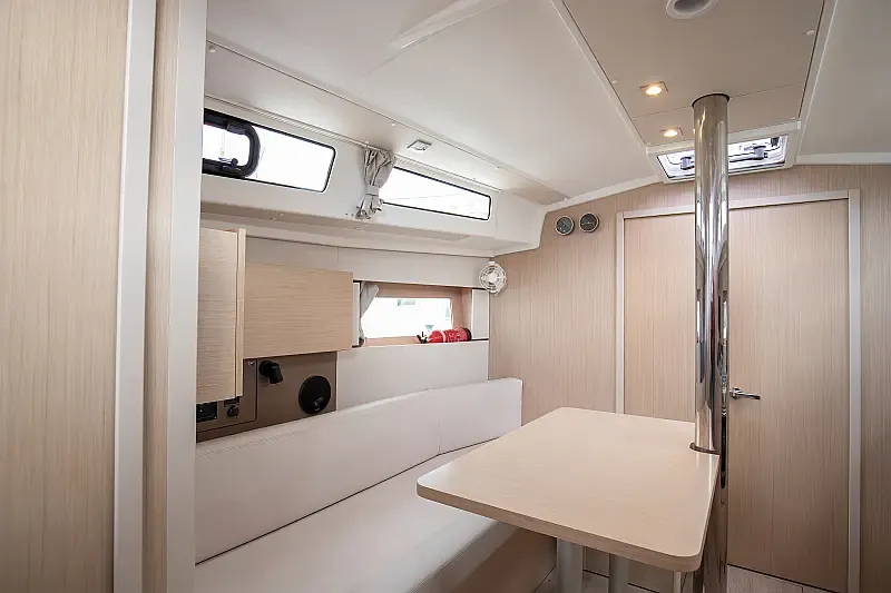 Oceanis 38.1 (ID=440) - фото 5