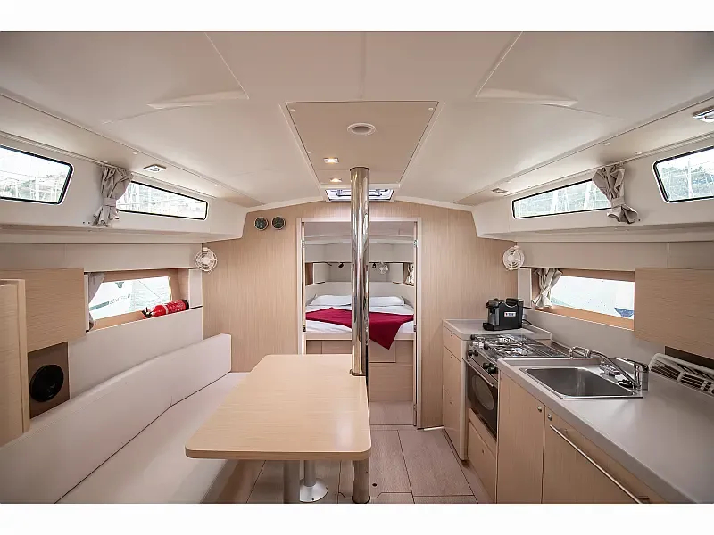 Oceanis 38.1 (ID=440) - фото 3