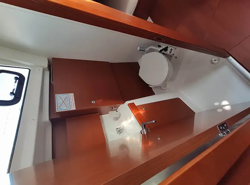 Oceanis 38.1 (ID=4765) - фото 21