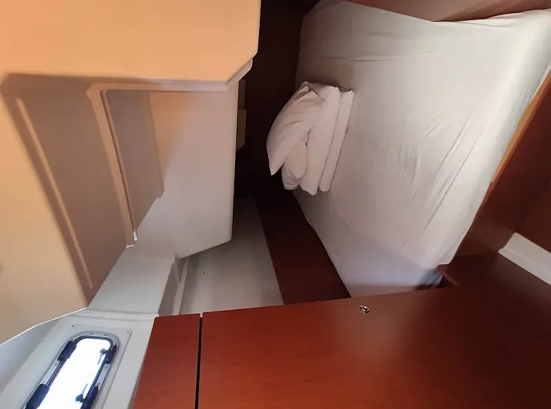 Oceanis 38.1 (ID=4765) - фото 19