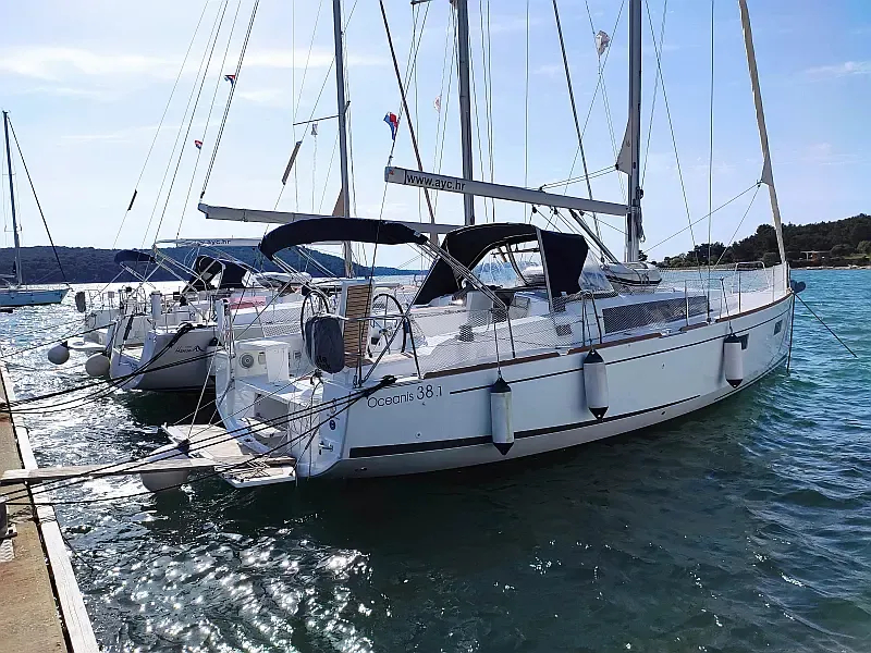 Oceanis 38.1 (ID=4765) - фото 5