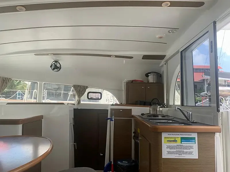 Lagoon 380 (ID=4876) - фото 6