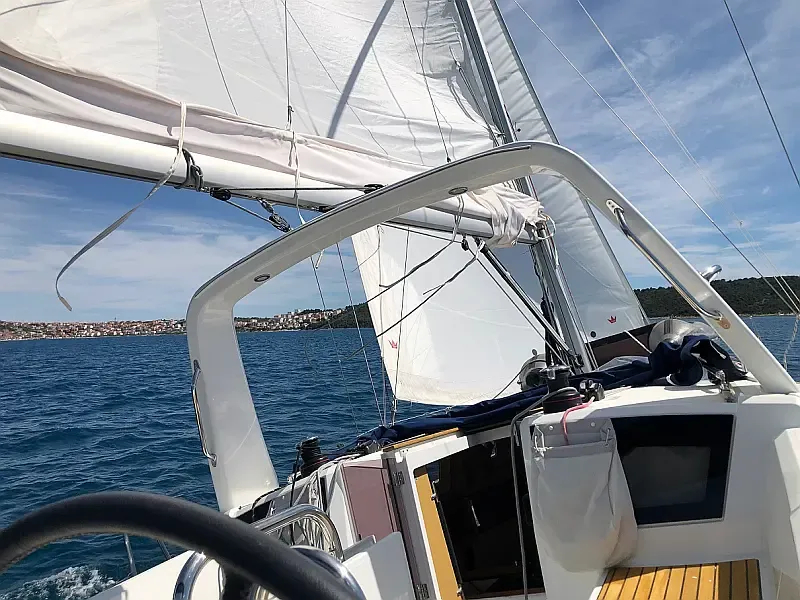 Oceanis 35.1 (ID=4889) - фото 24