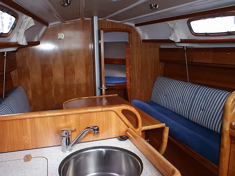 Bavaria 30 Cruiser (ID=54) - фото 3