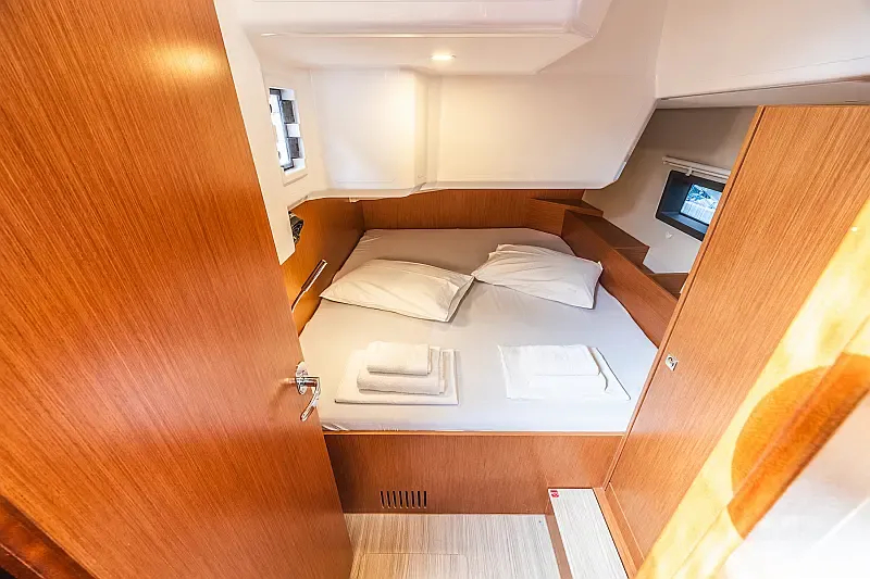 Bavaria C42 (ID=5439) - фото 15