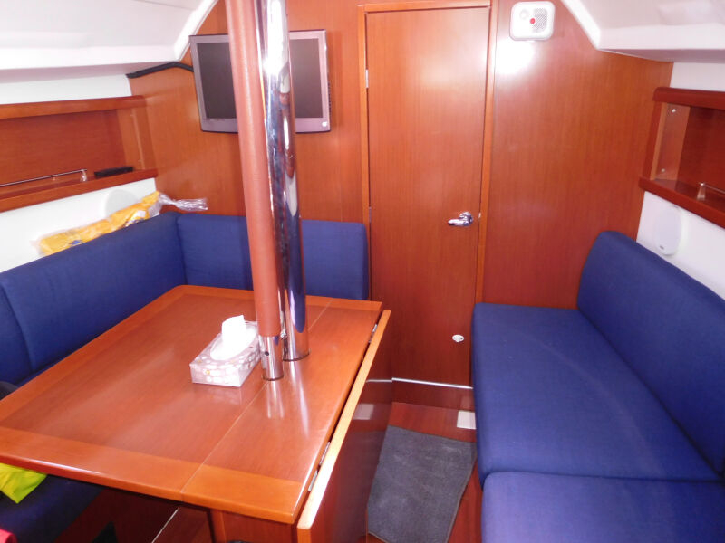 Oceanis 31 (ID=551) - фото 3