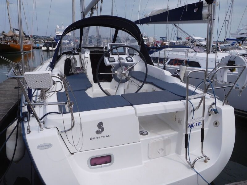 Oceanis 31 (ID=551) - фото 6