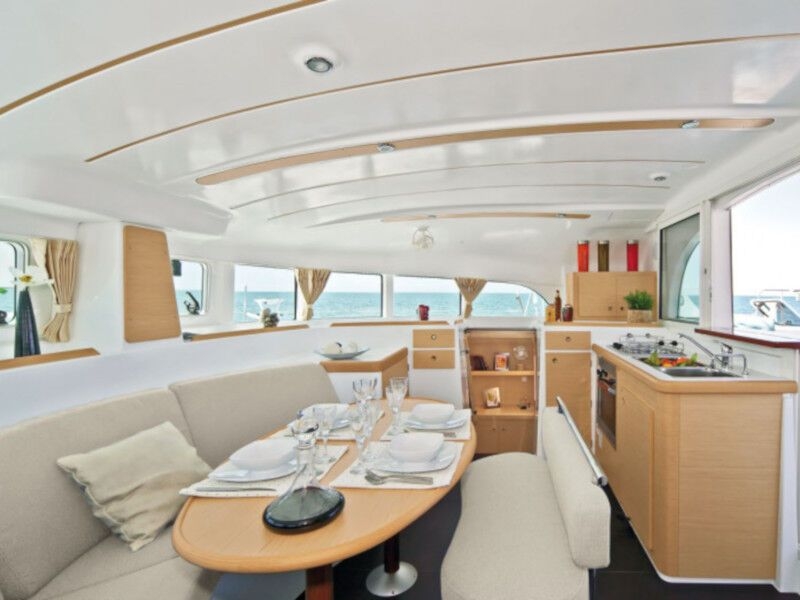 Lagoon 380 (ID=5827) - фото 2