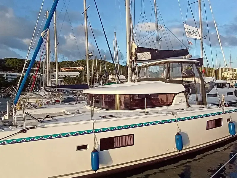 Lagoon 42 (ID=6081)