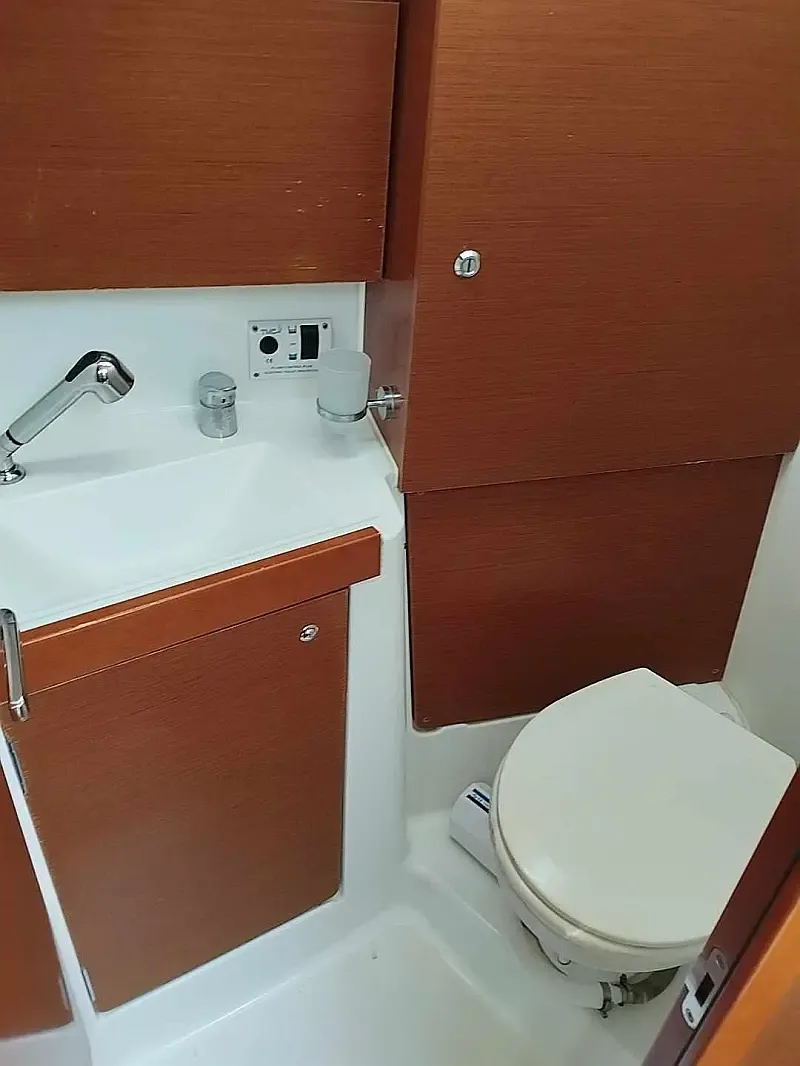 Oceanis 38.1 (ID=618) - фото 4