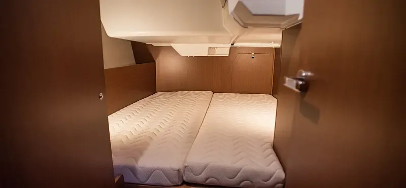 Oceanis 38.1 (ID=618) - фото 7