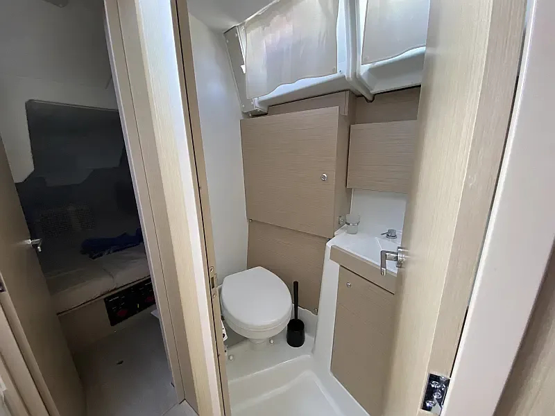 Oceanis 38.1 (ID=6357) - фото 12