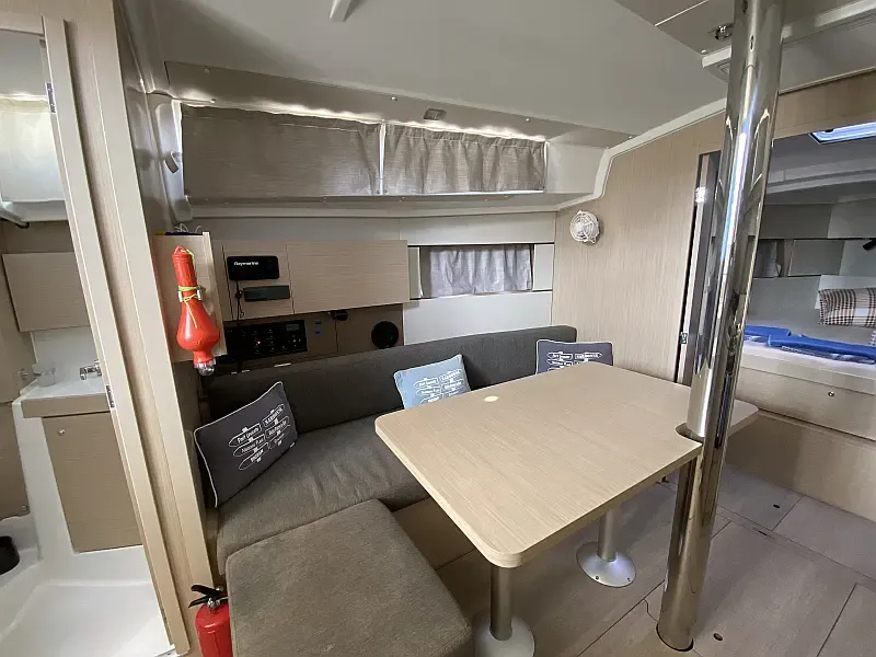 Oceanis 38.1 (ID=6357) - фото 10