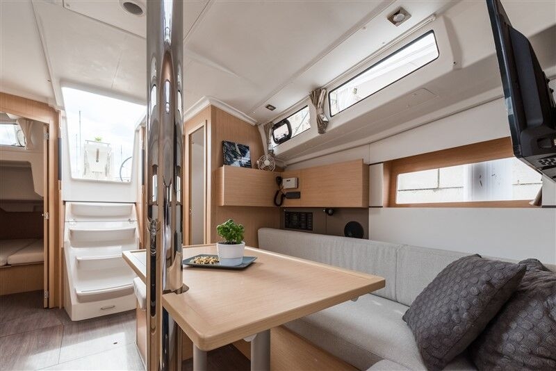 Oceanis 38.1 (ID=6719) - фото 5