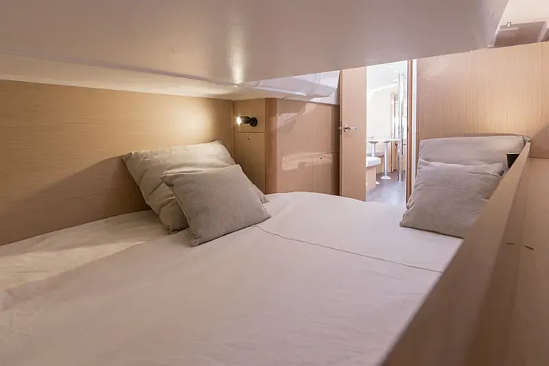 Oceanis 38.1 (ID=6719) - фото 11