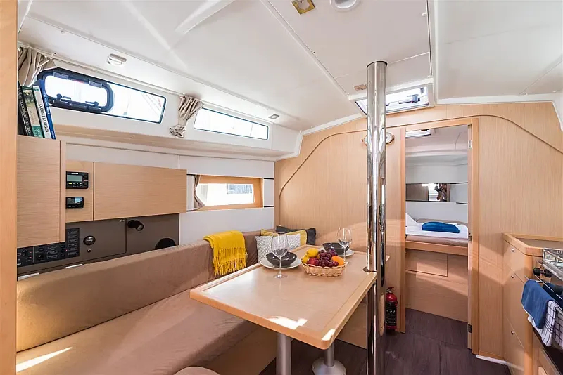 Oceanis 38 (ID=6752) - фото 7