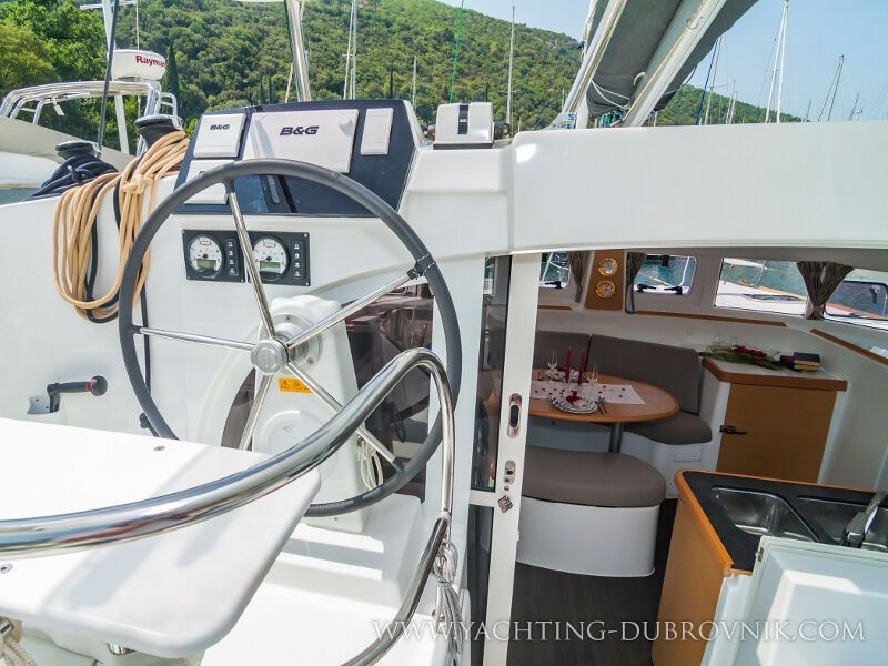 Lagoon 380 (ID=684) - фото 8