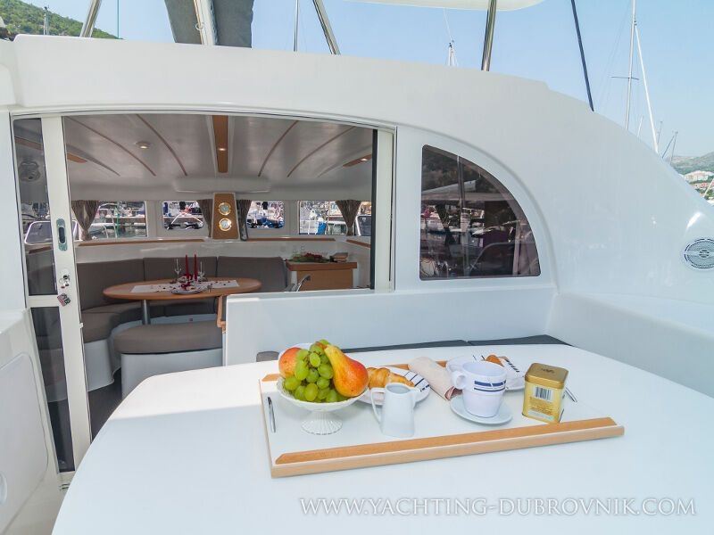 Lagoon 380 (ID=684) - фото 9