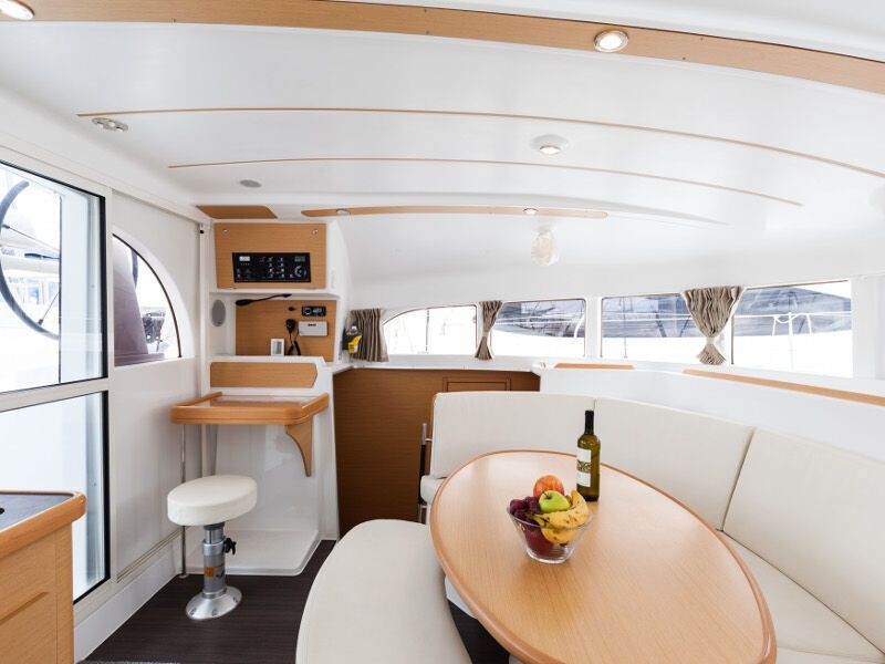 Lagoon 380 S2 (ID=7038) - фото 3