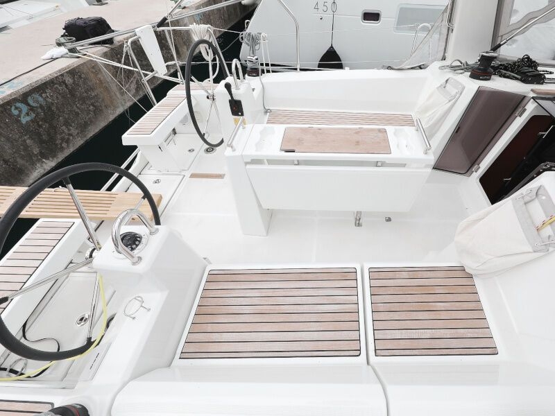 Oceanis 35.1 (ID=7196) - фото 9