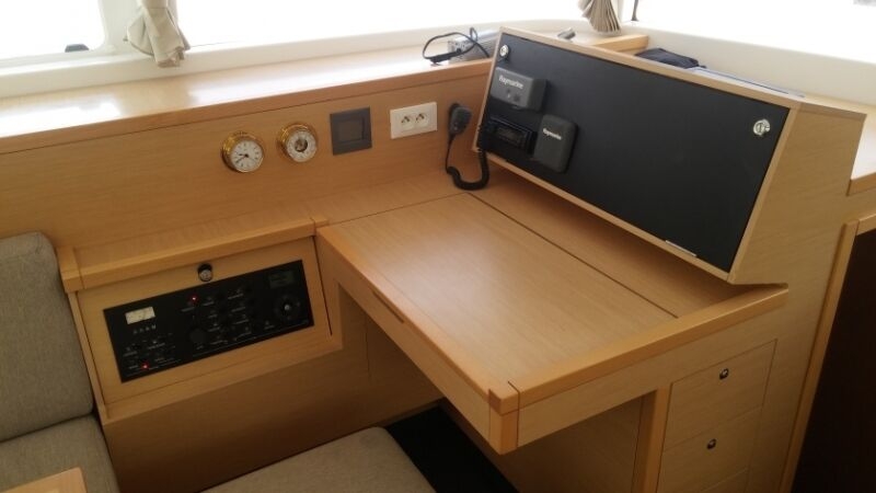 Lagoon 400 S2 (ID=733) - фото 12