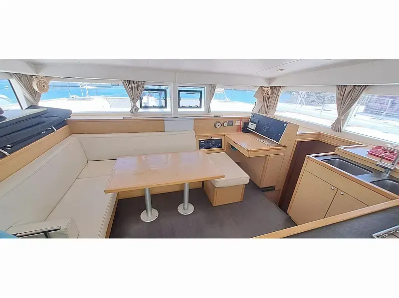 Lagoon 400 S2 (ID=733) - фото 3