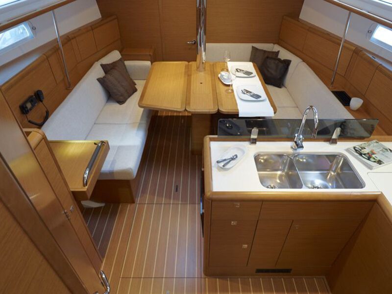 Sun Odyssey 389 (ID=742) - фото 3