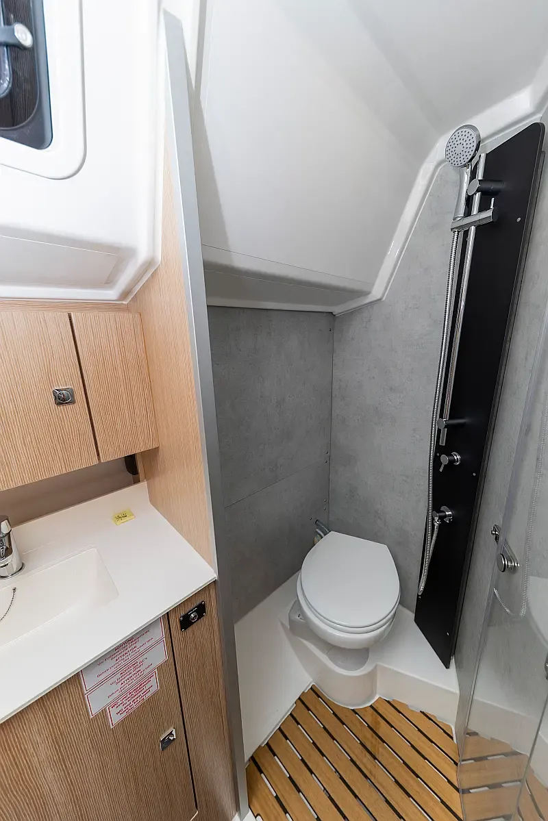 Bavaria C42 (ID=7471) - фото 32