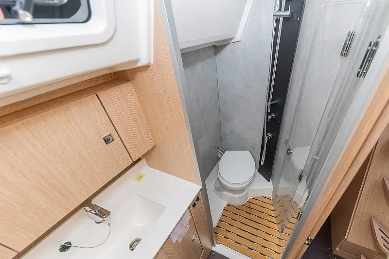 Bavaria C42 (ID=7471) - фото 31