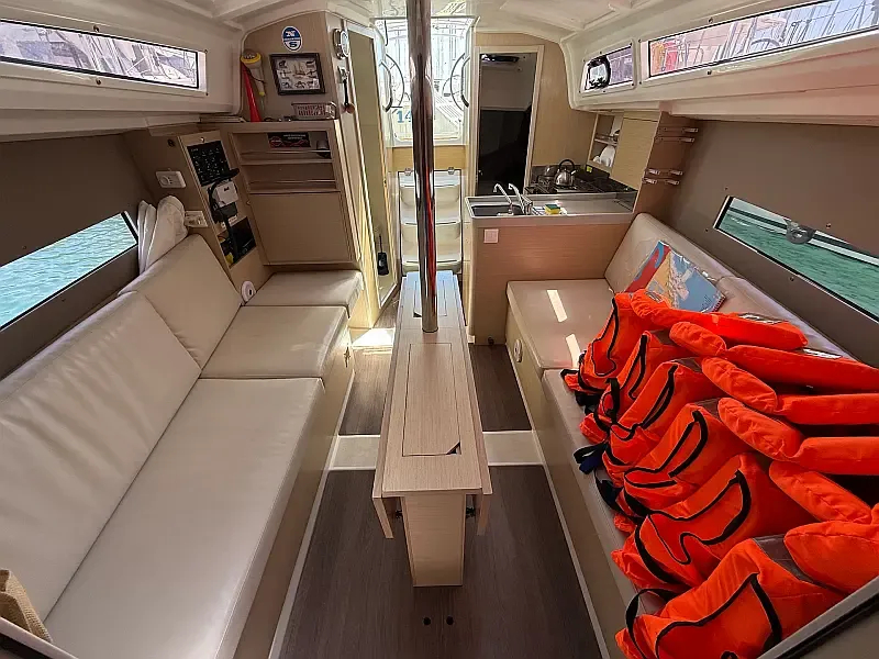 Oceanis 30.1 (ID=75) - фото 5