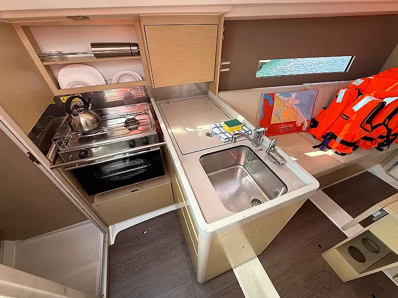 Oceanis 30.1 (ID=75) - фото 11