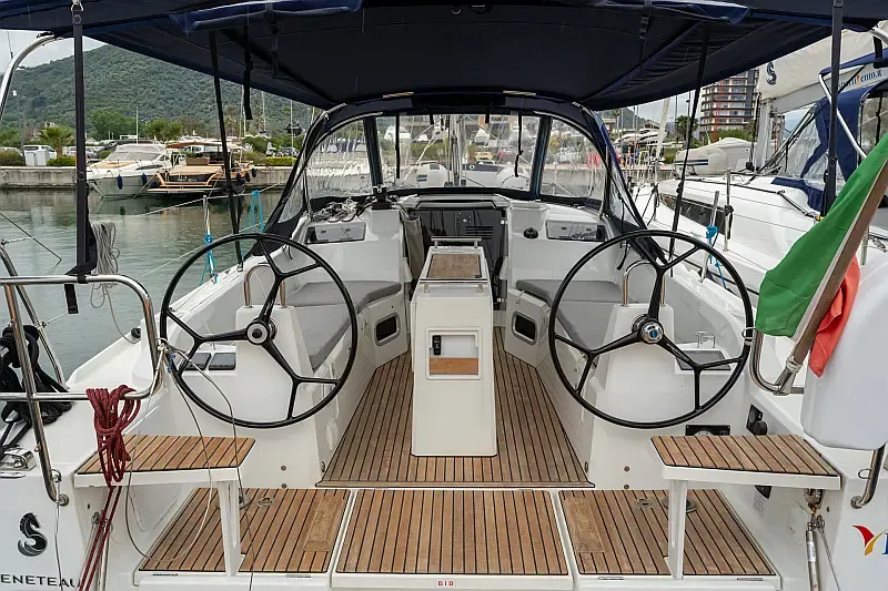 Oceanis 34.1 (ID=7995) - фото 18