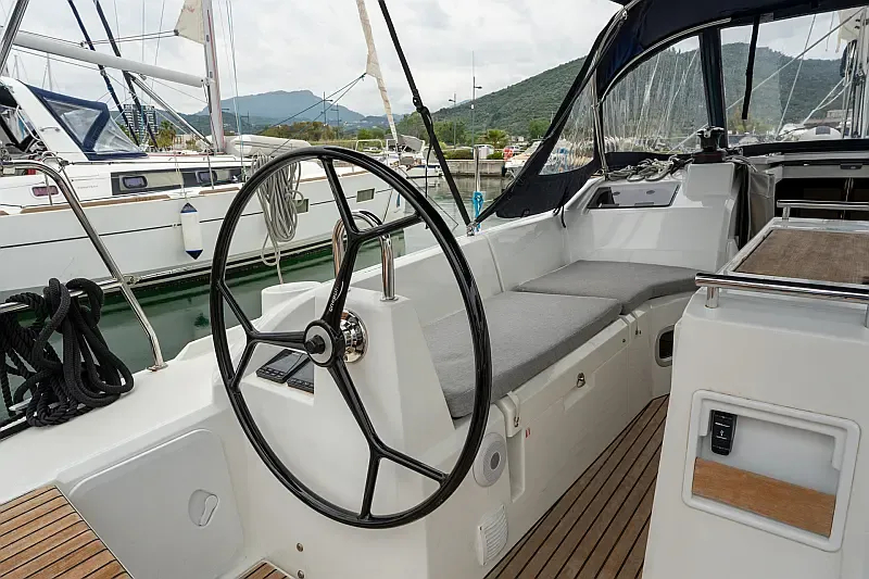 Oceanis 34.1 (ID=7995) - фото 17