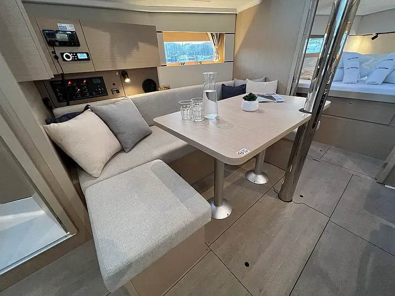 Oceanis 38.1 (ID=8089) - фото 21