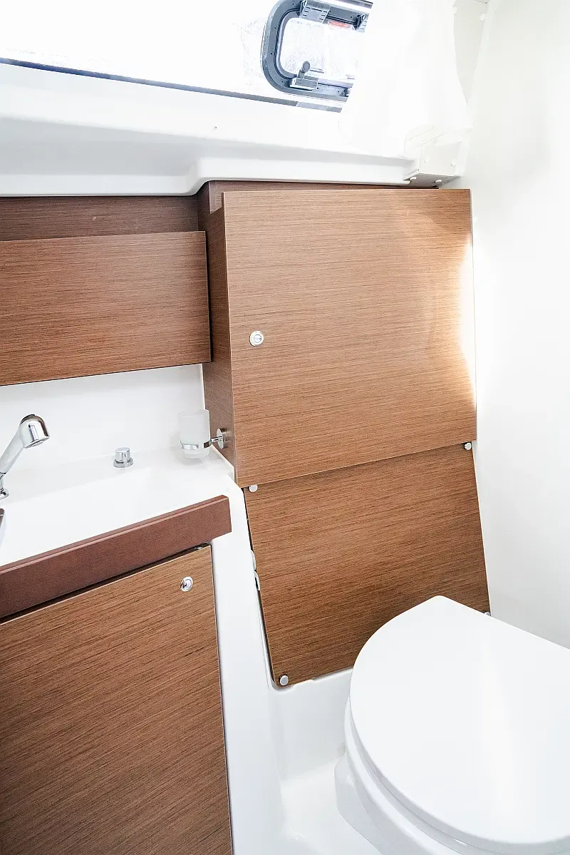 Oceanis 38.1 (ID=8248) - фото 23