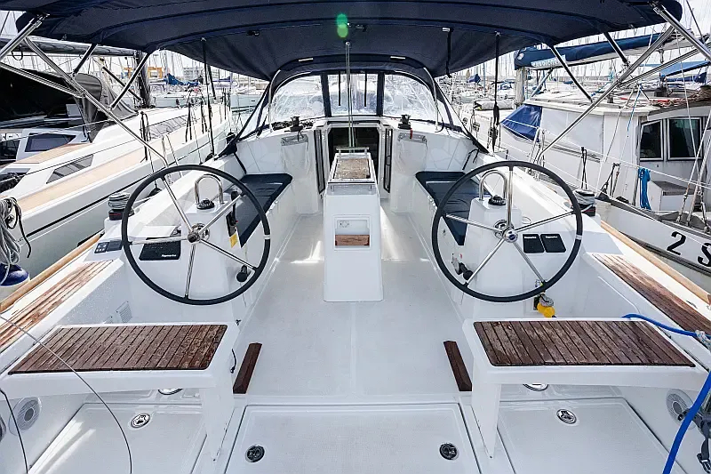 Oceanis 38.1 (ID=8248) - фото 19