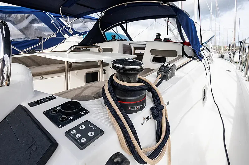 Sun Odyssey 380 (ID=8250) - фото 4