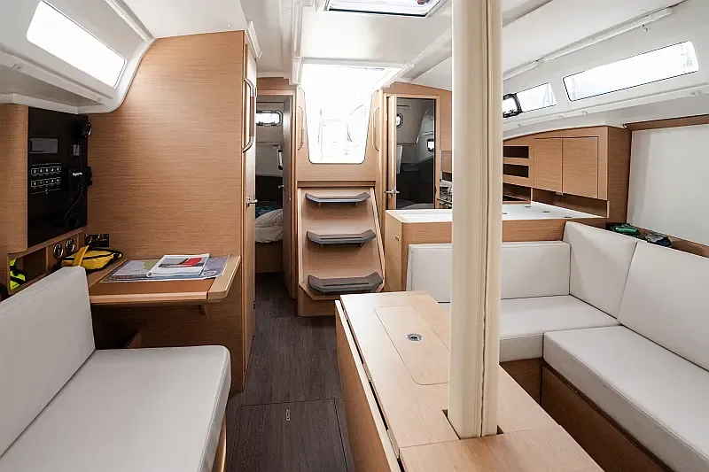 Sun Odyssey 380 (ID=8250) - фото 11