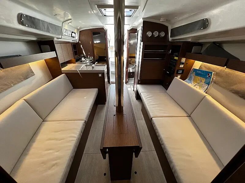Oceanis 34.1 (ID=8382) - фото 7